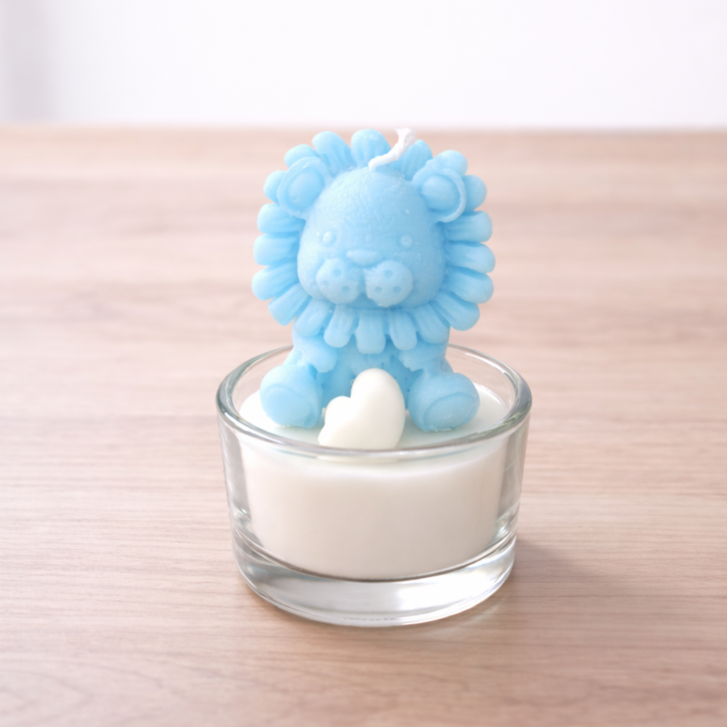 Λιονταράκι σε γυάλινο βαζάκι