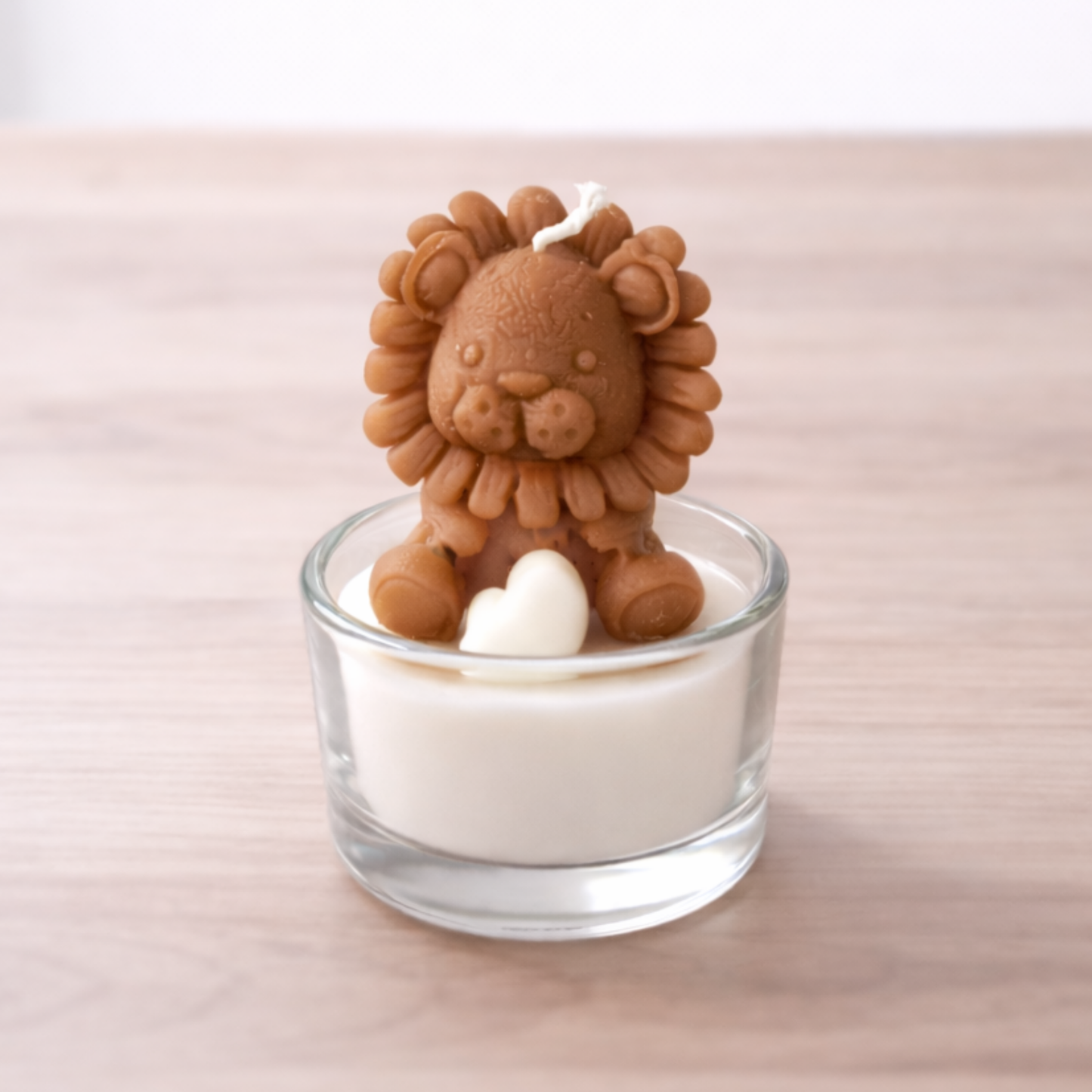 Λιονταράκι σε γυάλινο βαζάκι