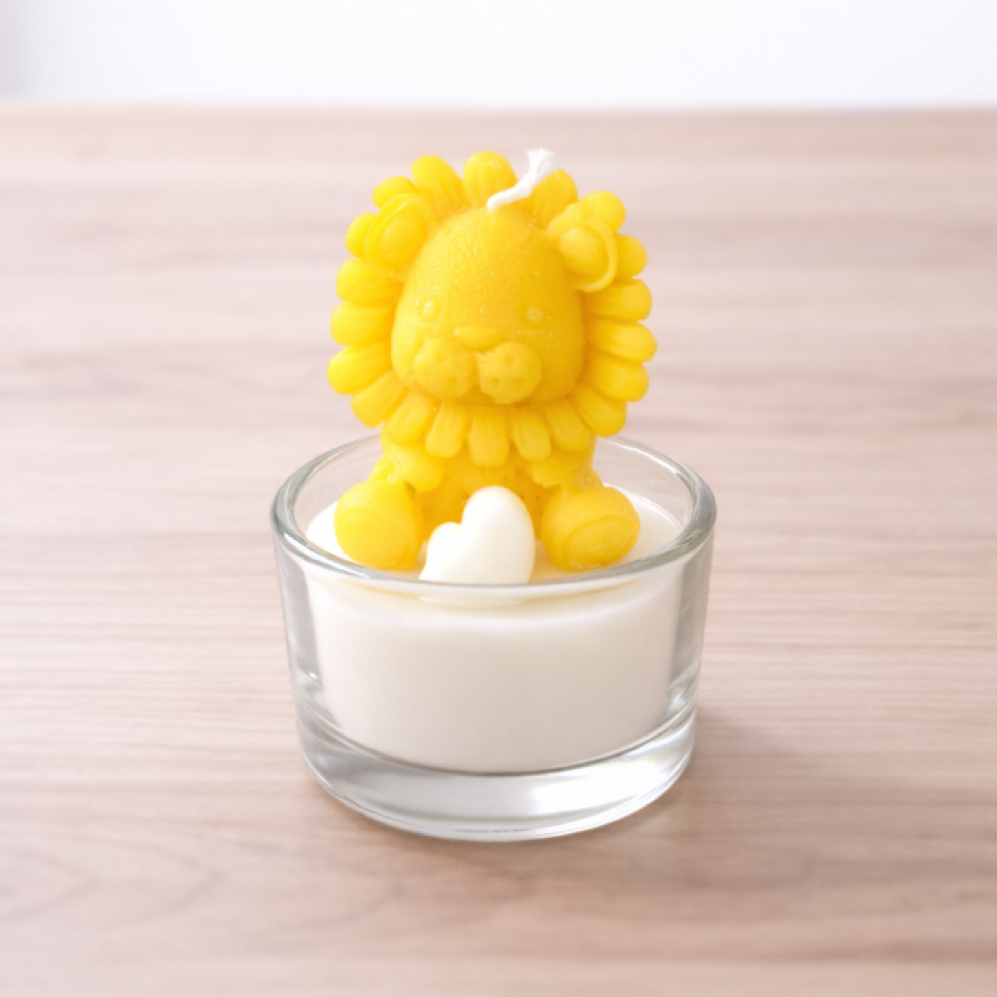 Λιονταράκι σε γυάλινο βαζάκι