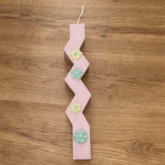 Πασχαλινή Λαμπάδα με Διακοσμητικά Λουλούδια